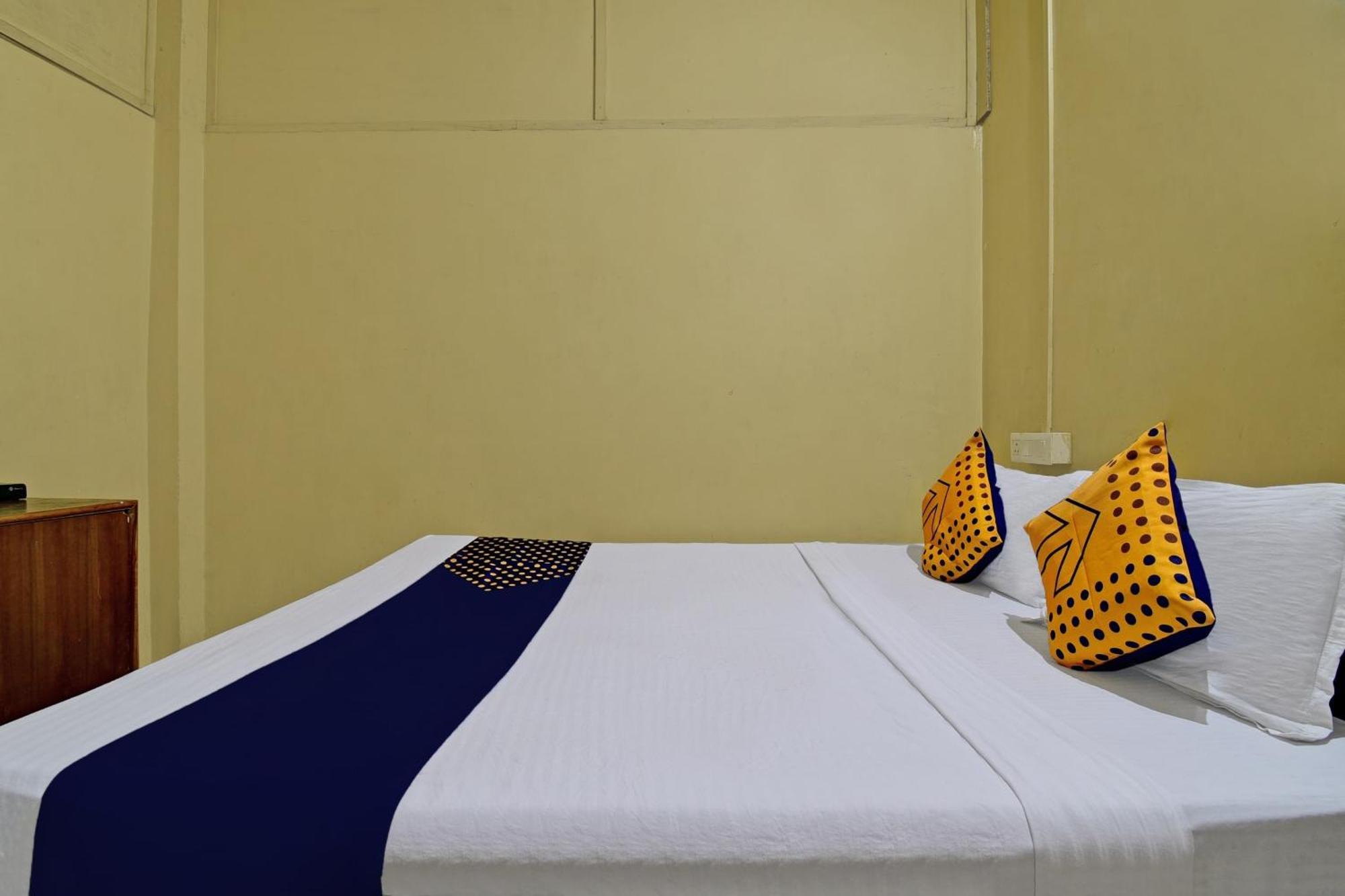 Oyo Flagship Thank You Lodge Nac Dispur Esterno foto